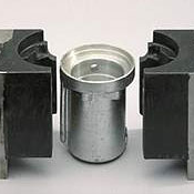 Для устранения коррозионных повреждений и точечной коррозии в емкостях, ремонта труб, форм для литья, корпусов и деталей машин. Также пригоден для изготовления инструментов и пружинных устройств, для моделирования и формирования.  Эпоксидный композит. Пастообразный, наполненный сталью. (Тара: 0,5 кг/ 2 кг)  Пастообразный ремонтный металлополимер WEICON–A  12000  Доставка платная    шт  Weicon, Германия  Другое Казпромхимия ТОО