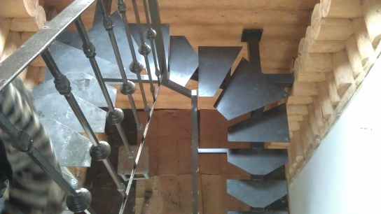 Лестницы на одном косоуре