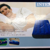 Односпальный  Надувной матрас Intex 68950 Classic Downy Bed. Классический надувной матрас универсального применения. Изготовлен из высококачественного ПВХ. Размер 76 х 191 х 22 см. Допустимая нагрузка до 136 кг.  76*191*22  Акция! Односпальный надувной матрас Intex по супер низкой цене!  3490  Доставка платная  500  шт.  Intex  Надувной матрас Альфия