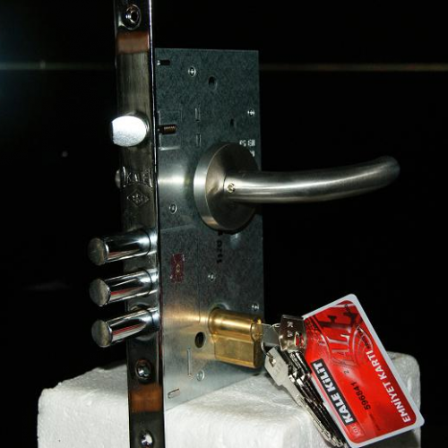 Ustanovka I Vrezka Zamkov V Almaty Cena Zamena Zamka V Dveri Stoimost Uslug Po Ustanovke Zamkov Ustanovka Zamkov V Derevyannuyu Metallicheskuyu Dver Katalog